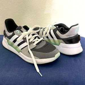 Cloud form comfort adidas- 9 1/2